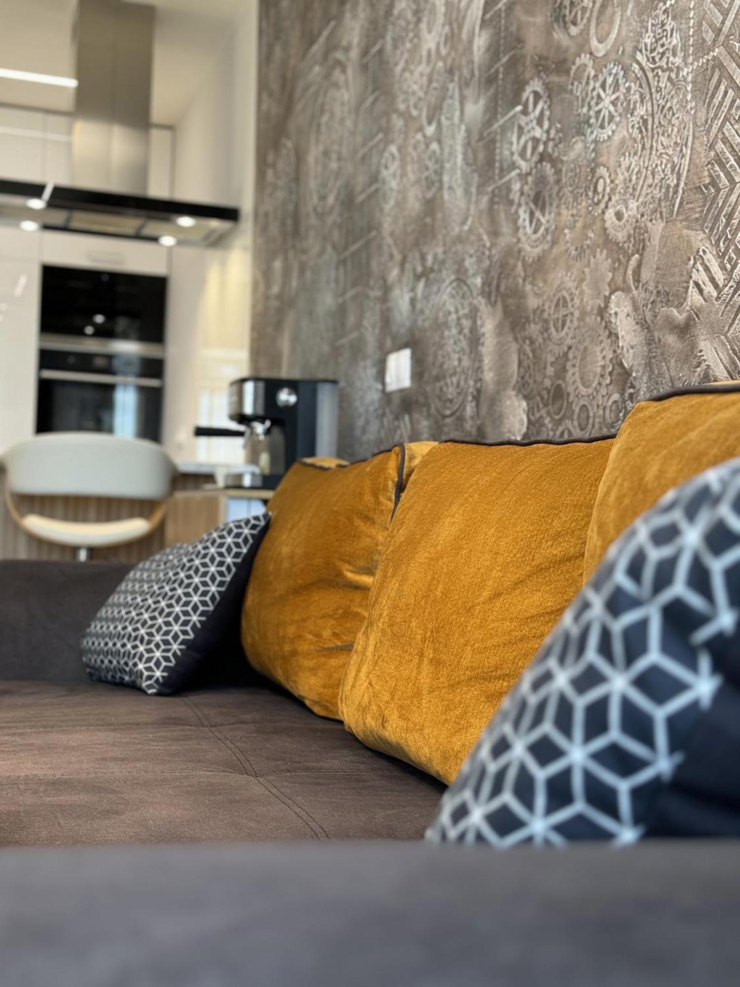 Modern 1Bed Apartment For 4 Guests In Sofia Exterior photo